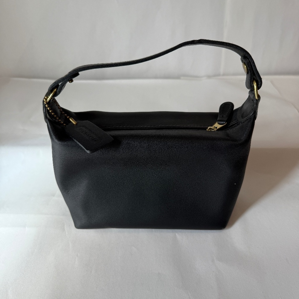 90’s COACH Black Leather Bag. PLEASE READ DESCRIPTION